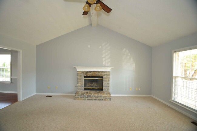 Building Photo - Spacious 4BR/2.5BA East End Cape Cod