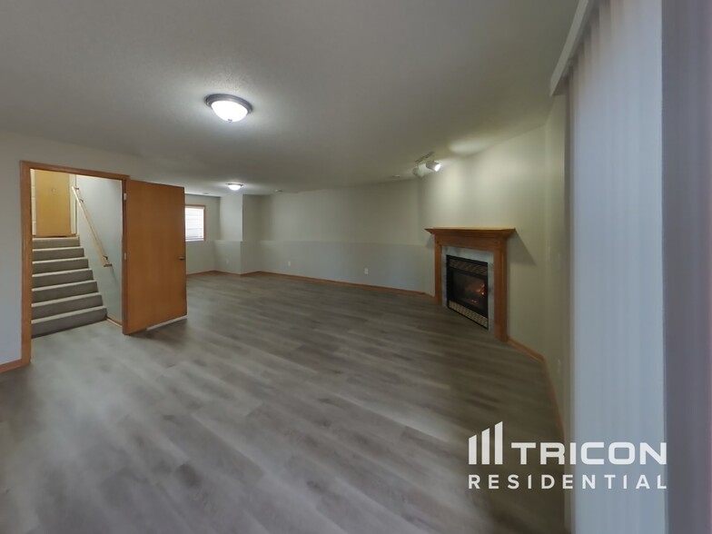 Building Photo - 6367 River Mill Dr