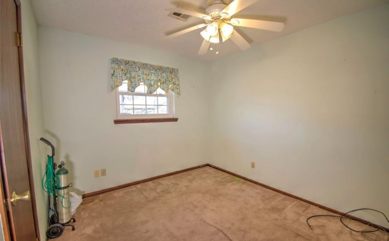 Building Photo - 516 Warwick Dr