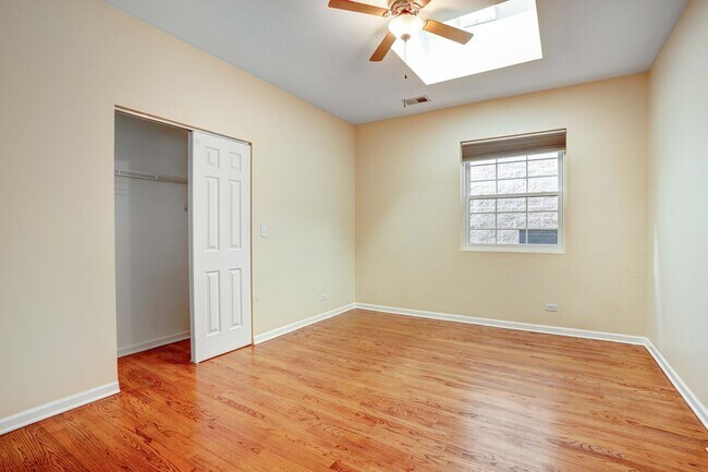 Building Photo - 2351 W Harrison St