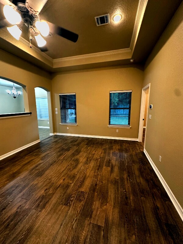 Building Photo - 3052 Pine Valley Dr