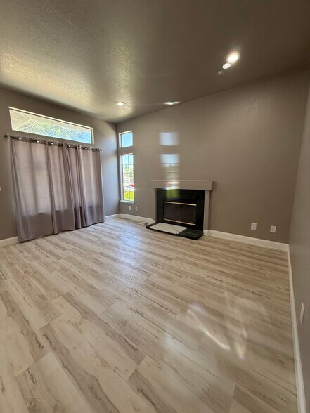 Building Photo - 290 San Leon Dr