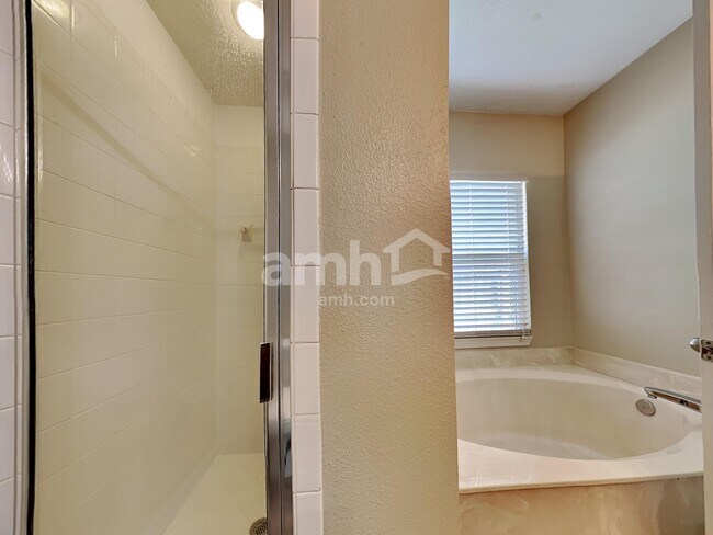 Building Photo - 1861 McGirts Point Blvd