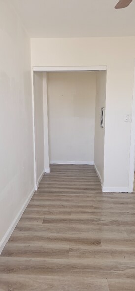 Building Photo - 3871 Superba St