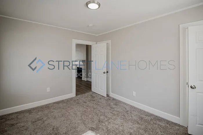 Building Photo - 8203 4th Ave S