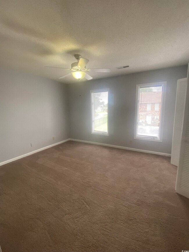 Building Photo - 409 Garden Dr