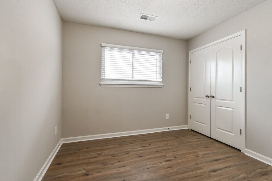 Building Photo - 9217 Lazzini Cove