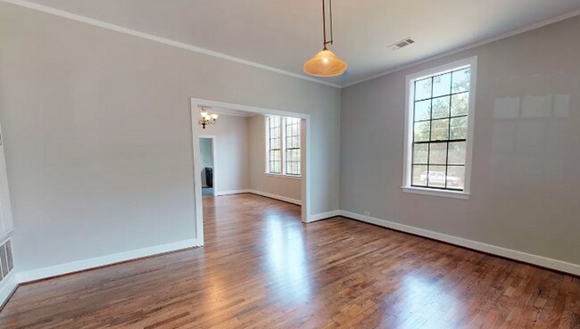 Building Photo - MOVE IN SPECIAL - FIRST MONTH FREE!!!
