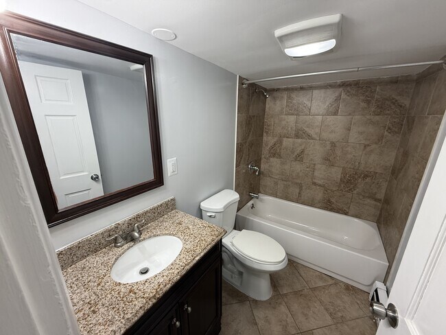 Building Photo - 302 Horace Ave