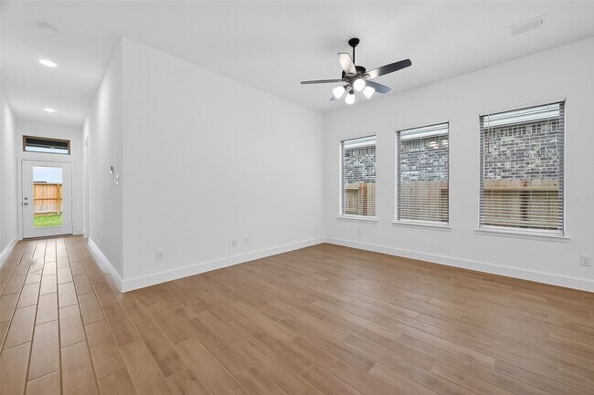 Building Photo - 27214 Butterfly Mint Ln