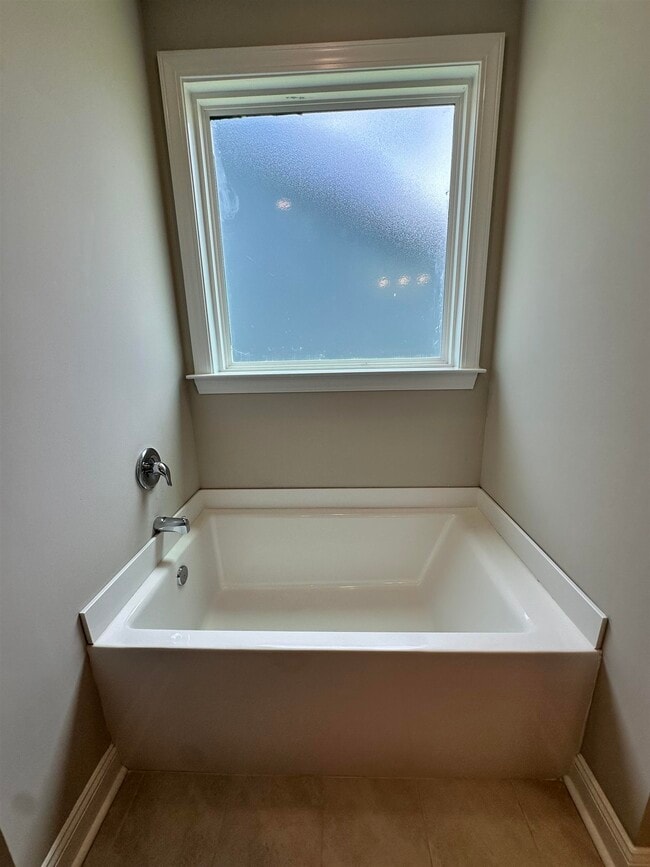 Building Photo - 686 Oyster Dr