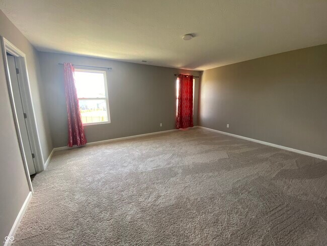 Building Photo - 5668 Grosbeak Dr