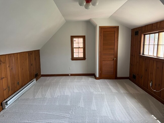 Building Photo - Lovely Home In Sought After Westmoreland Hills