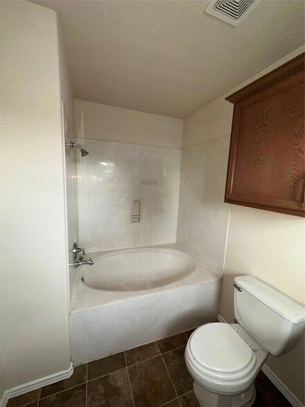 Building Photo - 18520 Mammoth Cave Blvd