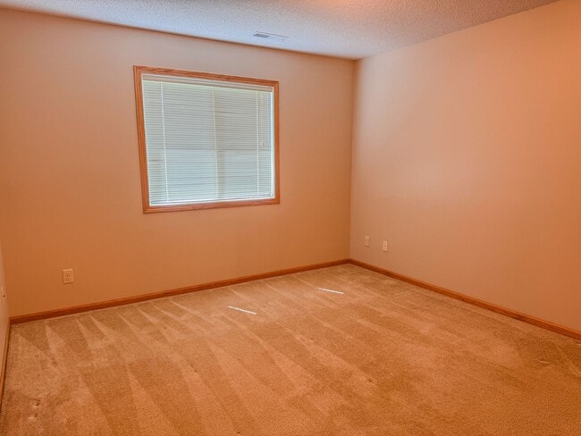 Building Photo - 1611 Gunston Dr