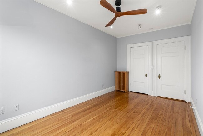 Building Photo - 1011 Beacon St