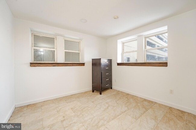 Building Photo - 3809 Ventnor Ave