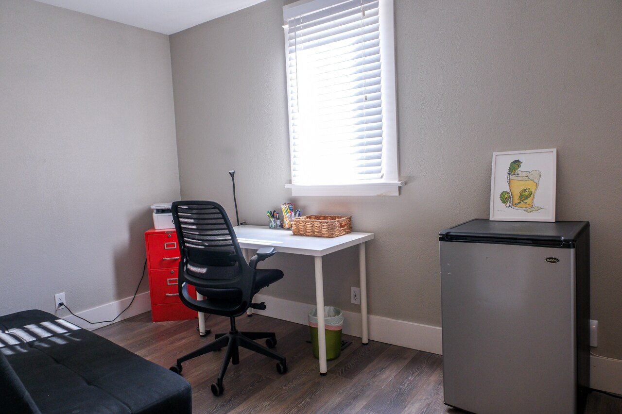 Building Photo - 5530 N Haight Ave