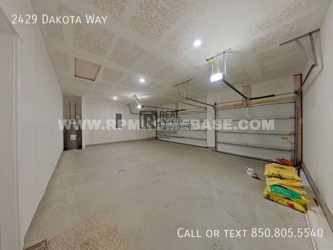 Building Photo - 2429 Dakota Wy