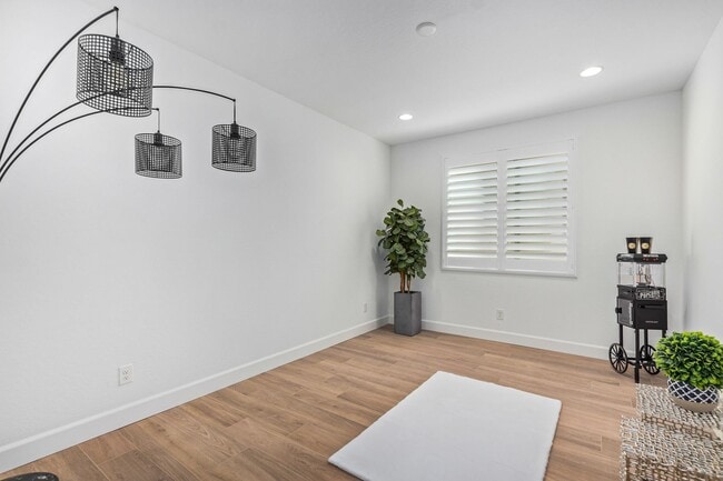 Building Photo - Luxury Rental in Queen Creek - Try Before You Buy