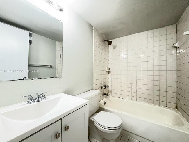 Building Photo - 95 NE 41st St