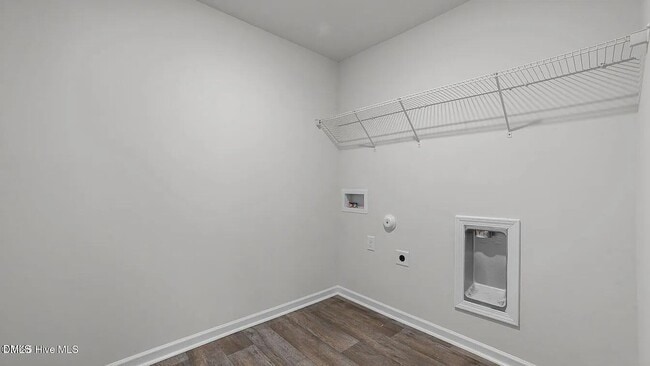 Building Photo - 286 Palm Dr