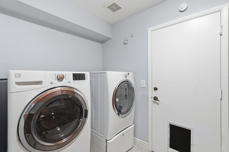 Building Photo - 17853 N 43rd Dr