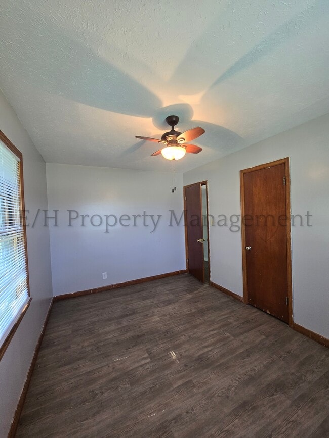 Building Photo - 751 S Governeour Rd