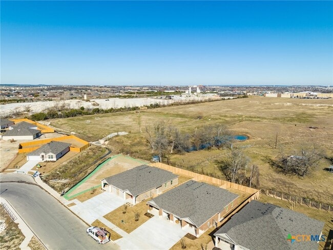 Building Photo - 3505 Abraham Dr