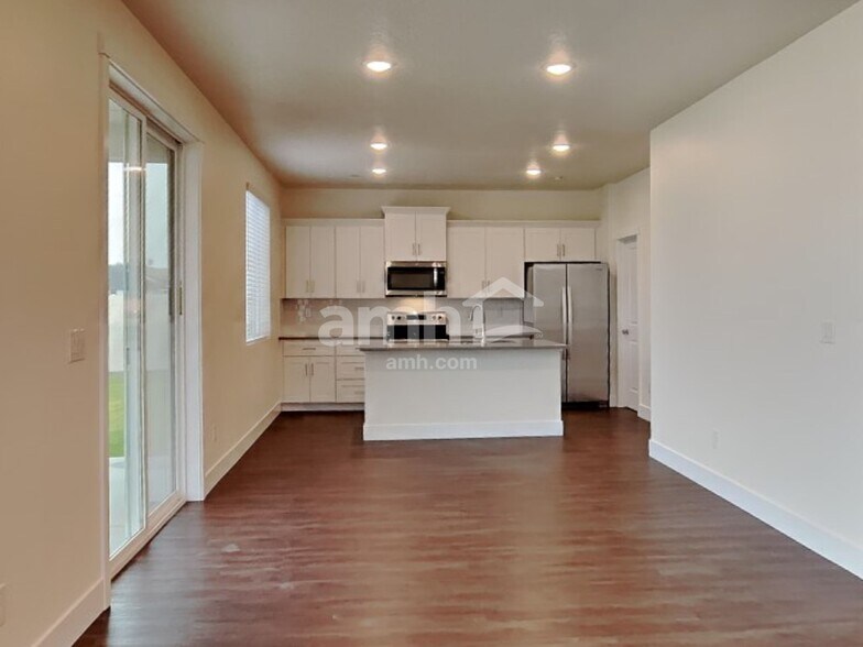 Building Photo - 10091 W Raleigh St