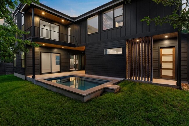Building Photo - 1400 Randy Cir