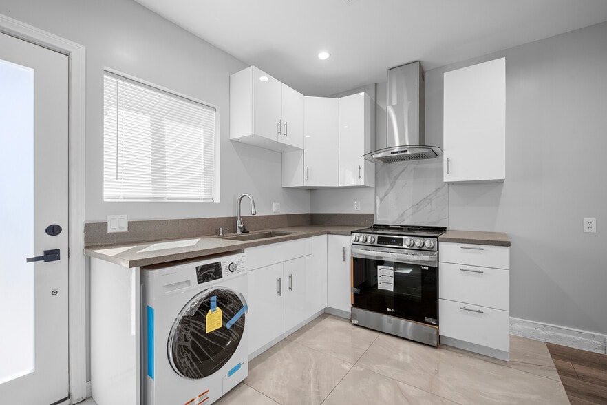 Building Photo - 13689 Bracken St