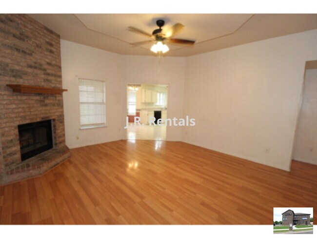 Building Photo - 4209 Adobe Dr