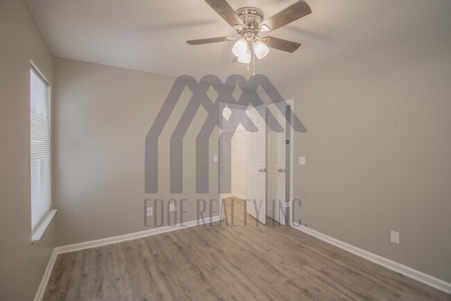 Building Photo - 1253 Roberts Way