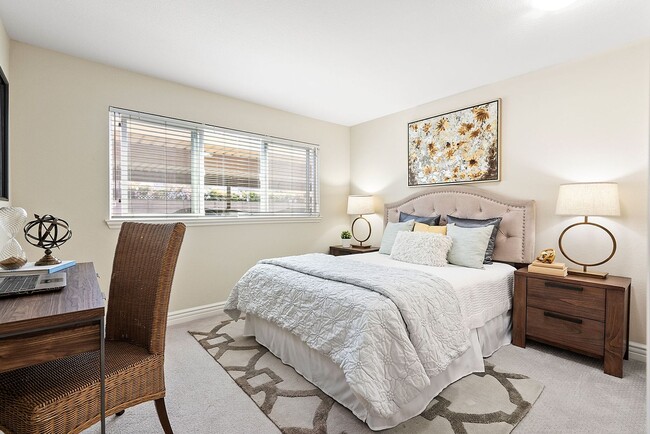 Building Photo - Bright and Spacious 2-Bedroom Condo with W...