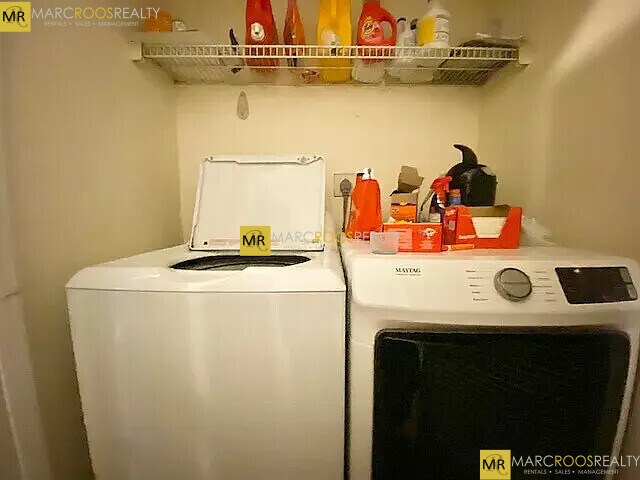 Building Photo - 3 Douglas St