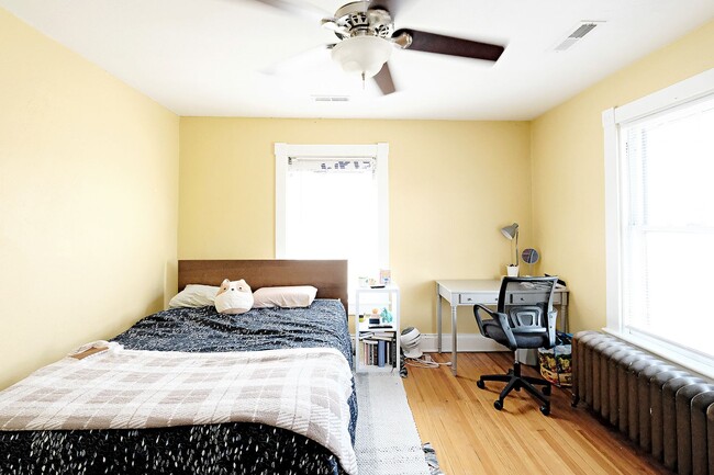 Building Photo - Downtown Home with Classic Charm & Modern Updates