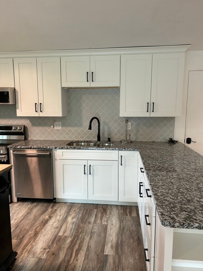 Building Photo - 1244 Snyder Rd