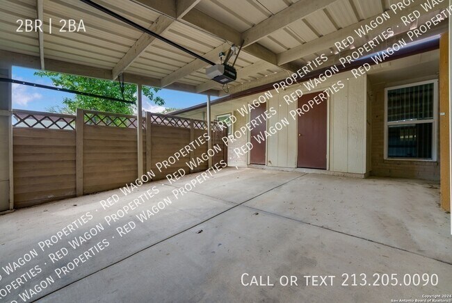 Building Photo - 709 Meadow Arbor Ln