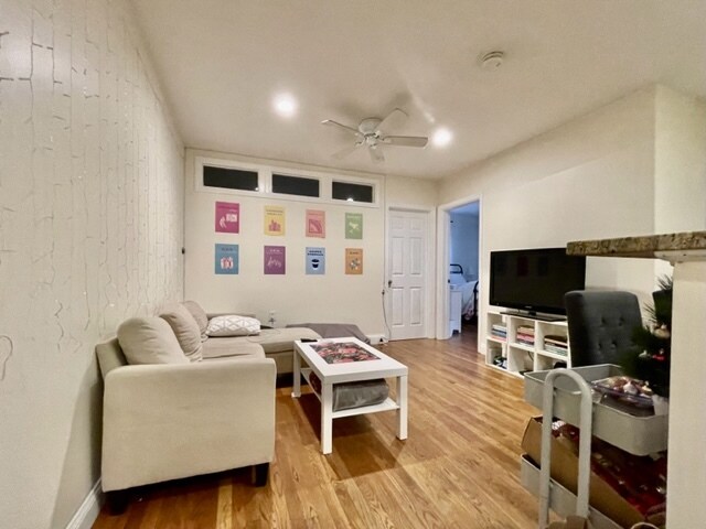 Building Photo - 54 Egmont St