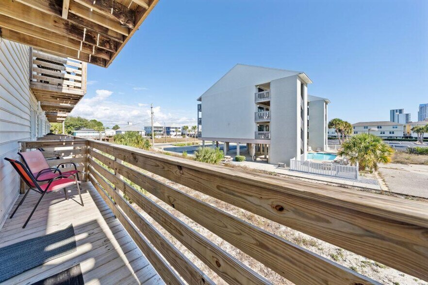 Building Photo - 344 E Beach Blvd