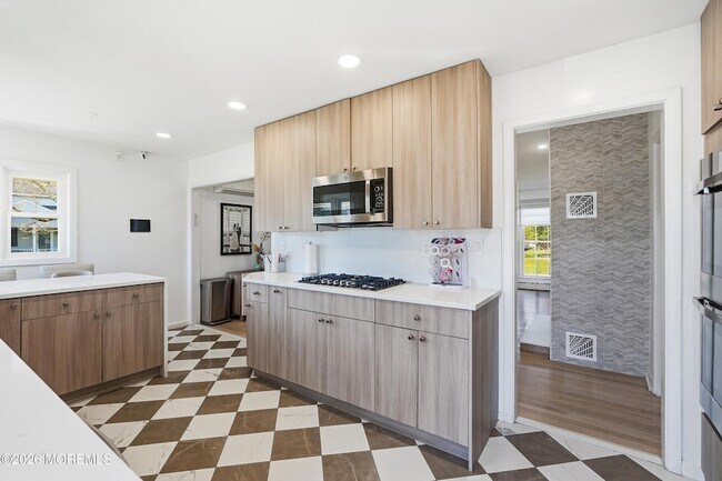 Building Photo - 227 Chatham Ave