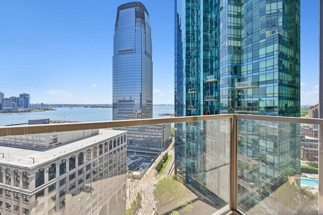 Building Photo - 99 Hudson St