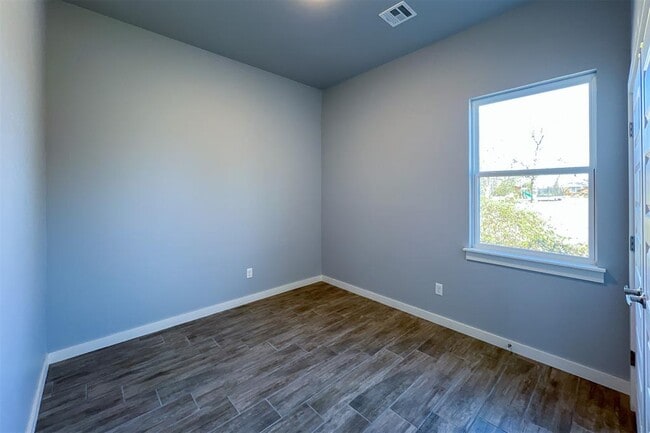 Building Photo - 821 Remington Ave