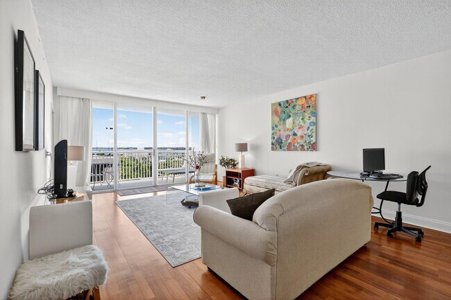 Building Photo - 2780 S Ocean Blvd