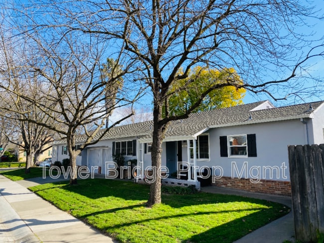 Primary Photo - 215 41st St