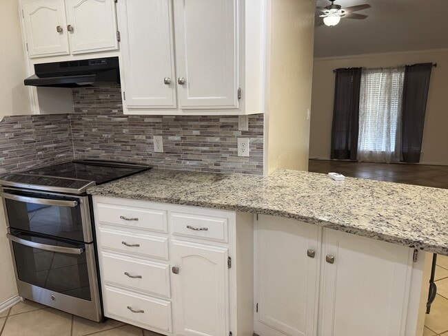 Building Photo - 15 N Broken Bow Cir