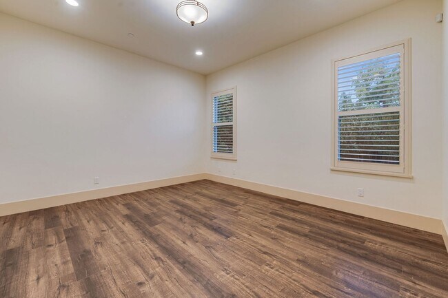 Building Photo - Utilities Included! Luxury Single-Story Ho...
