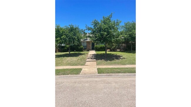 Building Photo - 900 Tupelo Dr