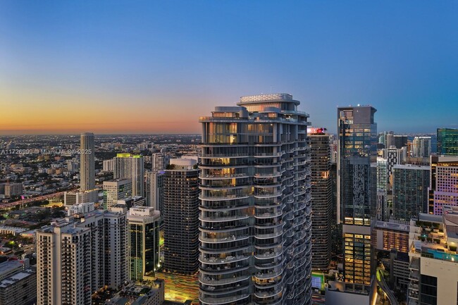 Building Photo - 1000 Brickell Plaza